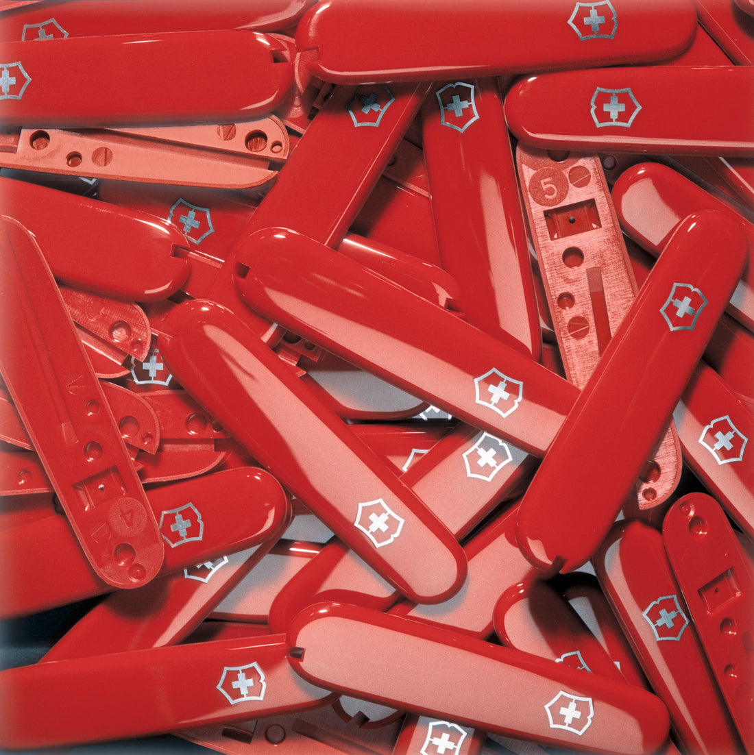 Wenger or Victorinox? Identifying your Swiss Army Knife for repairs and replacement parts.