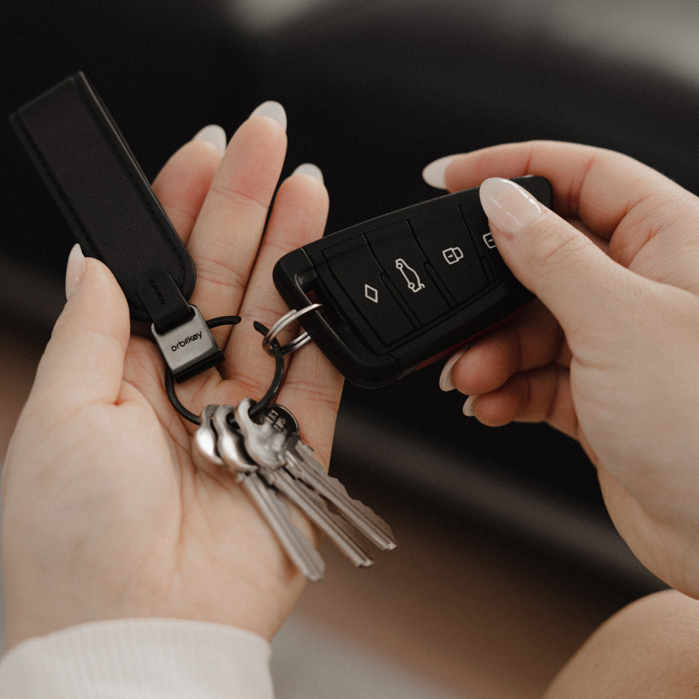 Orbitkey Loop Keychain Makes Adding and Removing Car Keys Easy