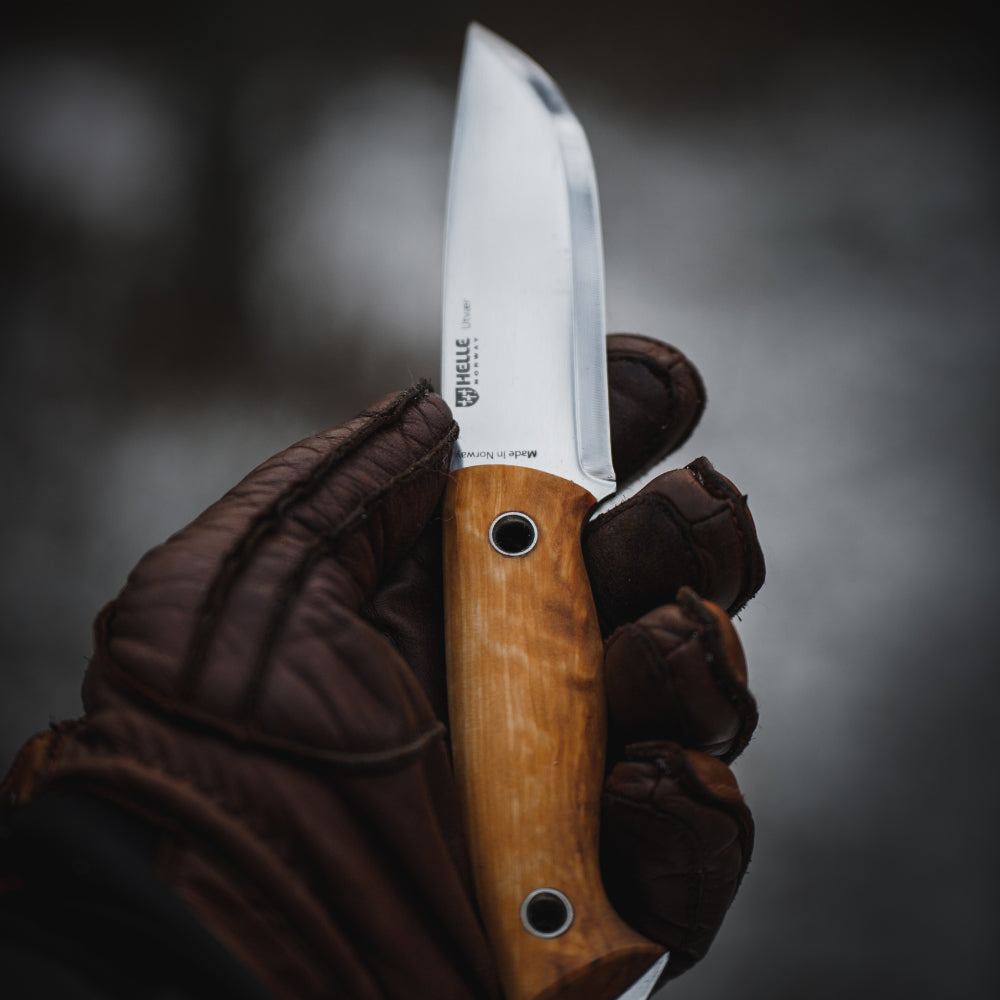 Helle Utvaer Outdoor Knife in Hand