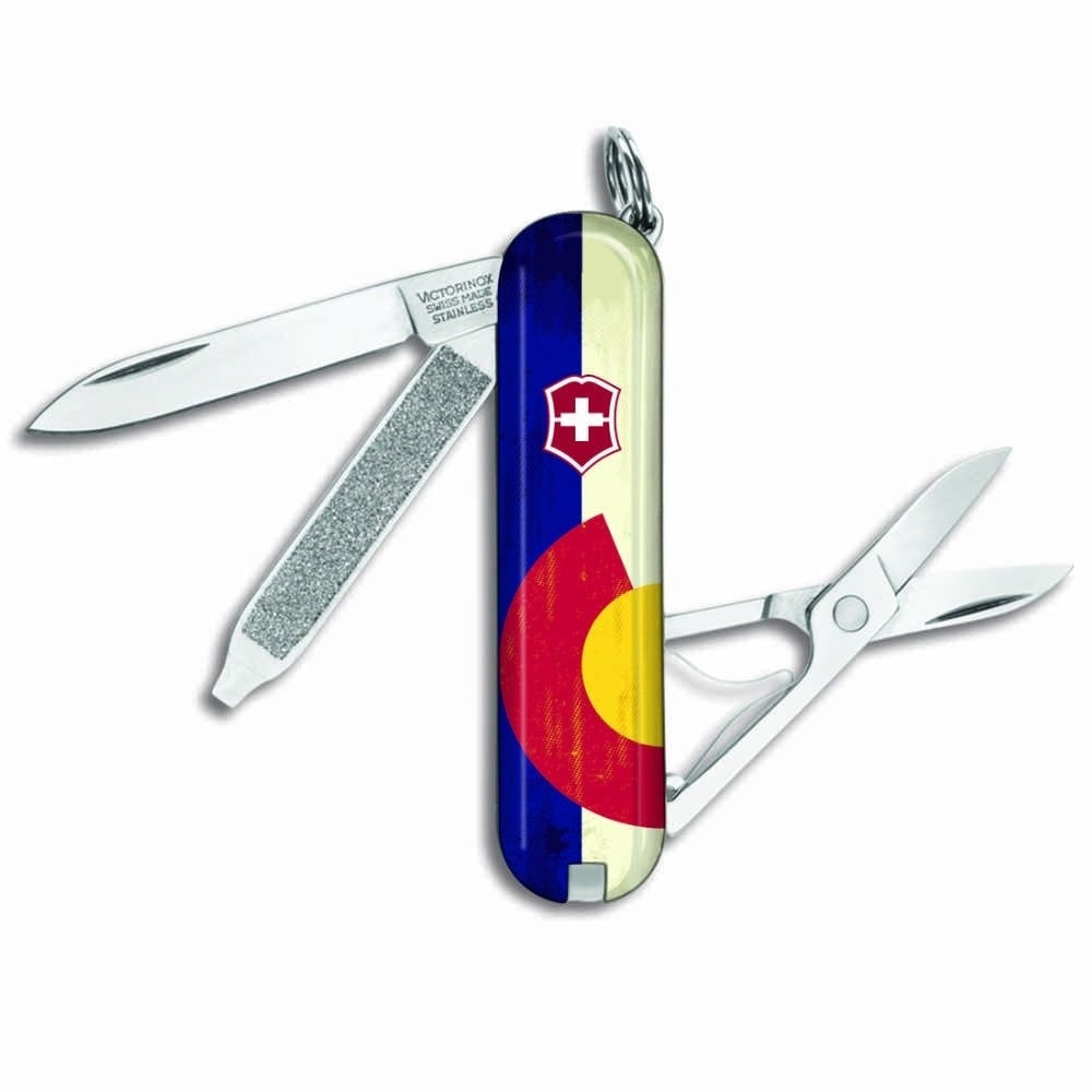 Upright View of Colorado Classic SD Exclusive Swiss Army Knife