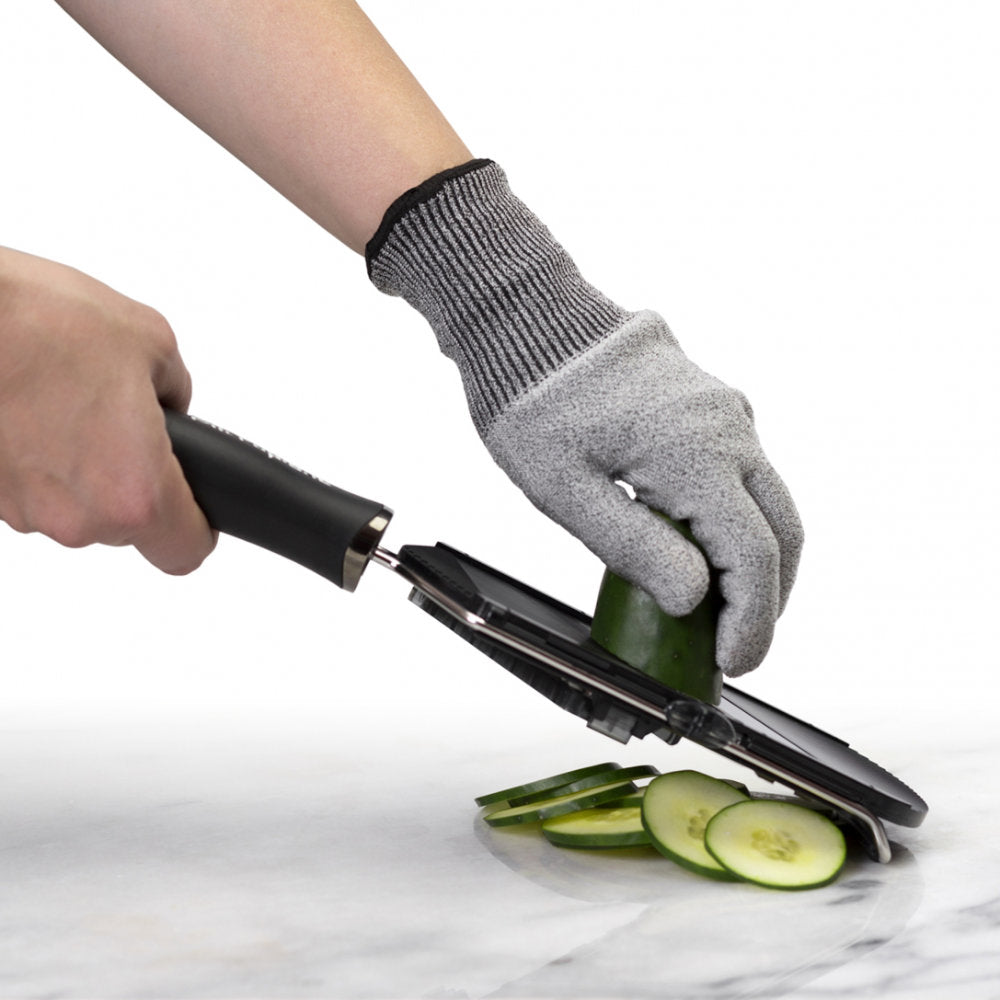 Microplane Cut Resistant Glove Protects Your Hands When Using a Mandolin