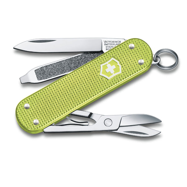 SA06221241-Victorinox-Classic-